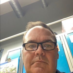 Meet your Posher, Dustin